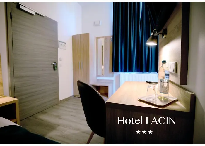 فندق Lacin