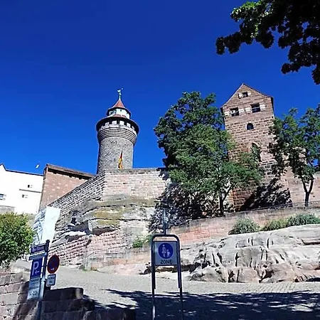 Lacin Szálloda Nürnberg