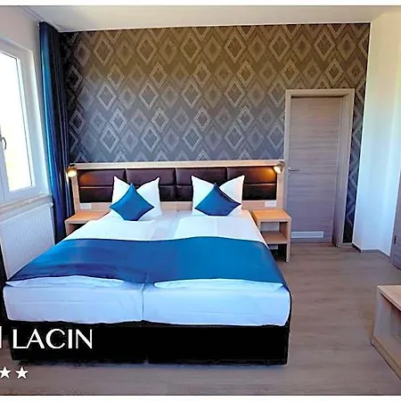 Szálloda Lacin 3*