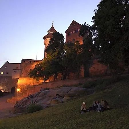 Lacin Szálloda Nürnberg