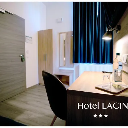 Отель Lacin