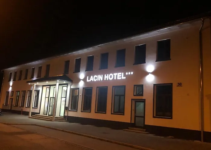 Hotel Lacin 3*